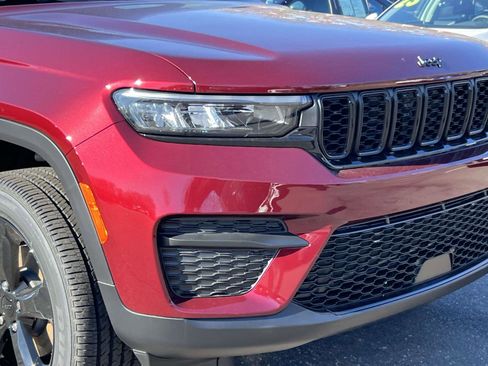 New 2025 Jeep Grand Cherokee Altitude image 7