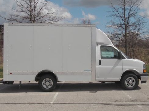 New 2024 Chevrolet Express 3500 w/ Power Convenience Package image 2