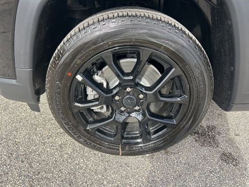 New 2025 Jeep Compass Latitude w/ Sun & Sound Group image 17