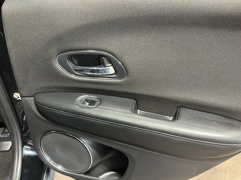 Used 2018 Honda HR-V EX image 15