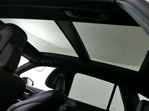 Used 2025 Mercedes-Benz GLC 350e 4MATIC w/ AMG Line image 21