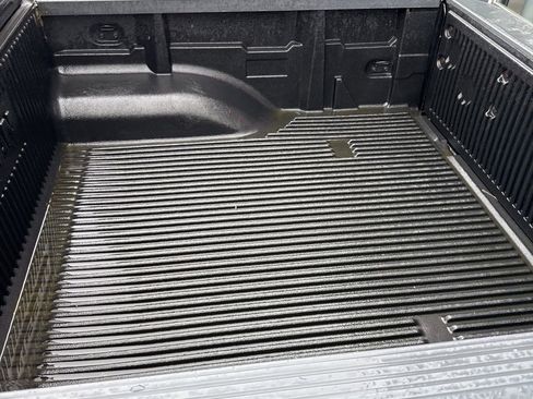 Used 2019 Nissan Frontier SV image 4