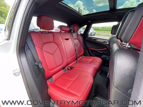 Used 2020 Porsche Macan S image 32