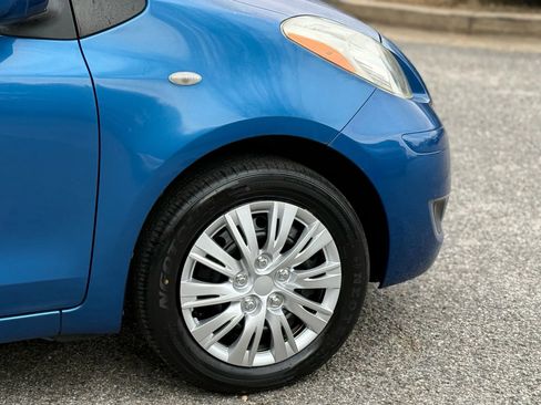 Used 2010 Toyota Yaris 2-Door Hatchback image 10