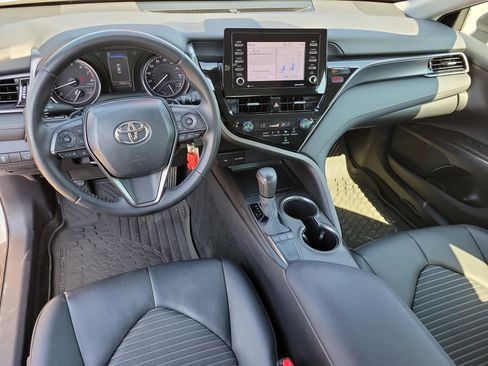 Used 2023 Toyota Camry SE FWD image 14