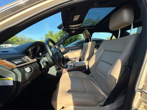 Used 2012 Mercedes-Benz E 350 4MATIC Sedan image 11