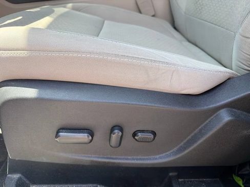 Used 2017 Ford Escape SE FWD image 11