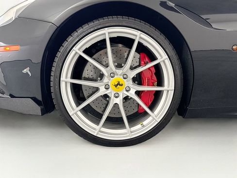 Used 2017 Ferrari California T image 34