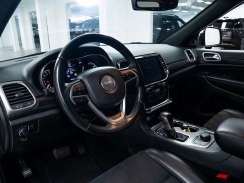 Used 2022 Jeep Grand Cherokee Laredo X image 19