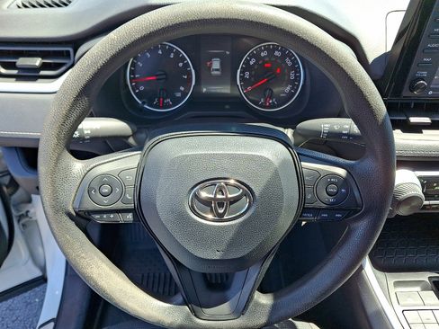 Used 2022 Toyota RAV4 LE AWD/4WD image 8