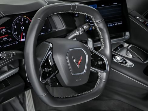 Used 2022 Chevrolet Corvette Stingray Coupe w/ Z51 Performance Package image 25