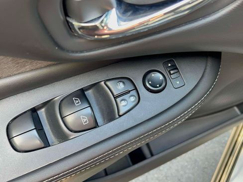Used 2025 Nissan Murano SV AWD/4WD image 20