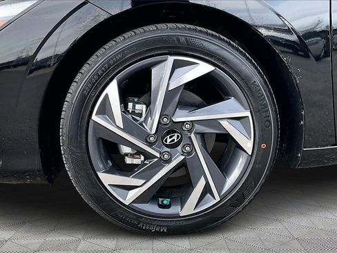 Used 2025 Hyundai Elantra Sport image 9