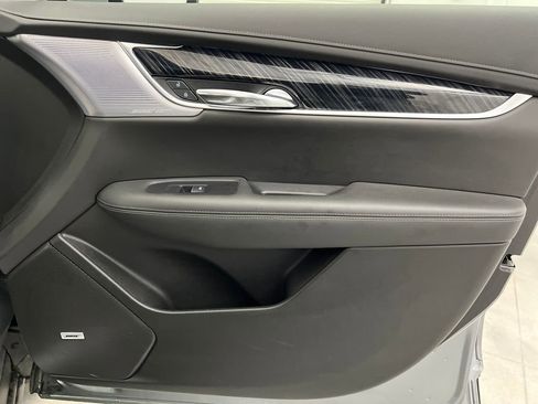 Used 2025 Cadillac XT6 Premium Luxury image 27