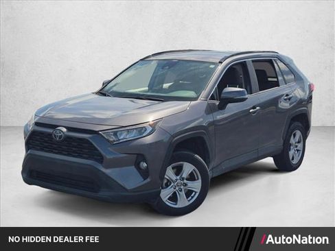 Used 2021 Toyota RAV4 XLE w/ Convenience Package FWD image 1