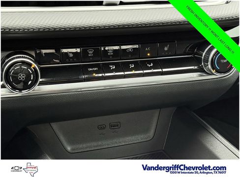 New 2026 Chevrolet Equinox LT w/ Safety and Technology Package FWD image 17