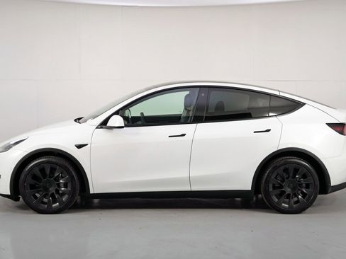 Used 2021 Tesla Model Y Long Range image 49