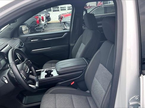Used 2025 GMC Acadia Elevation FWD image 23