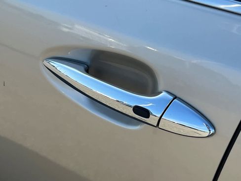 Used 2010 Lexus ES 350 FWD image 7