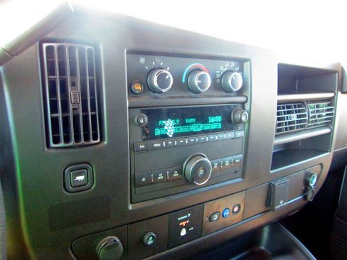 Used 2023 Chevrolet Express 2500 w/ Driver Convenience Package image 11