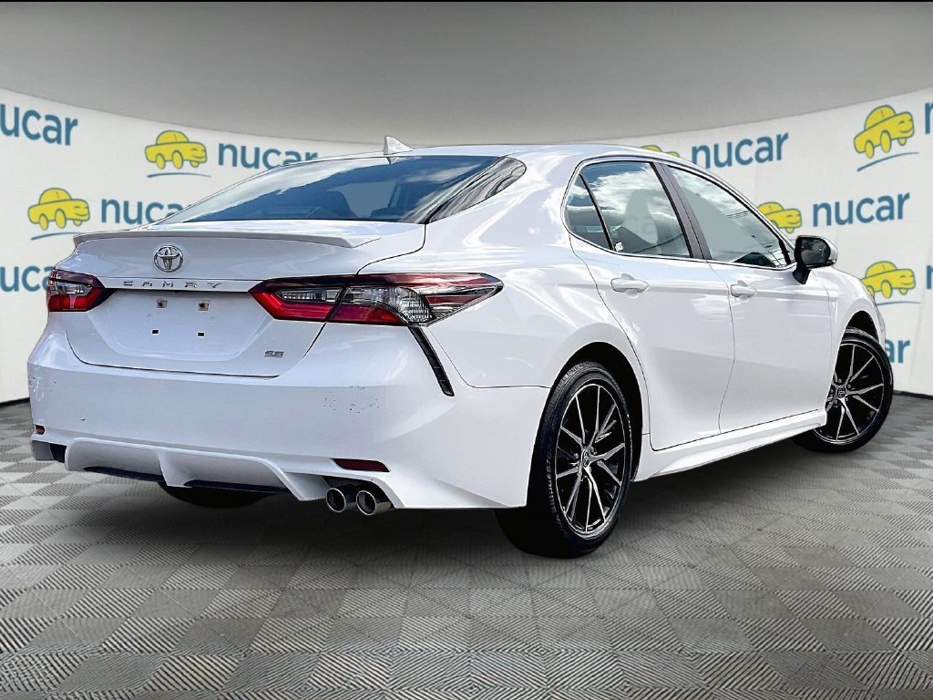 Used 2021 Toyota Camry SE w/ Cold Weather Package FWD image 6