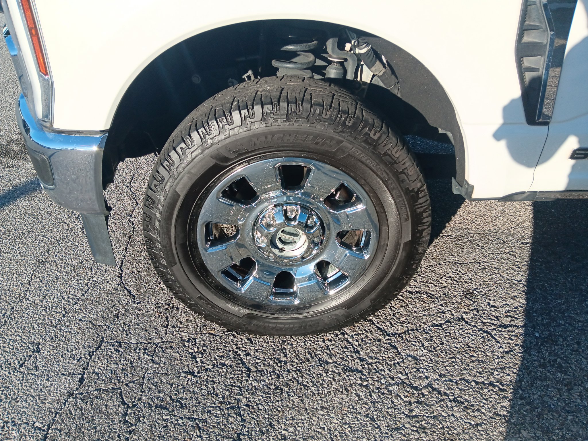 Used 2024 Ford F250 Lariat w/ Lariat Ultimate Package AWD/4WD image 2