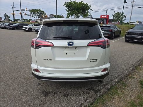 Used 2018 Toyota RAV4 Limited w/ Advanced Technology Package AWD/4WD image 4