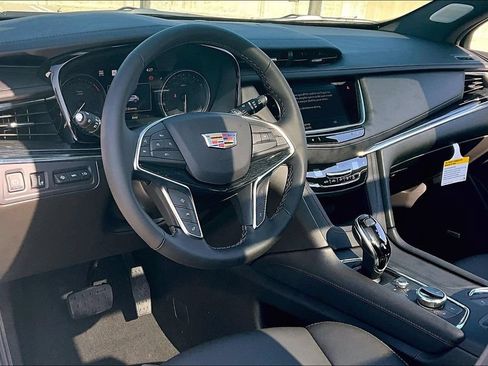 New 2026 Cadillac XT5 Premium Luxury w/ LPO, ONYX Package AWD/4WD image 8