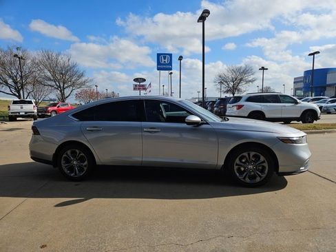 Certified 2023 Honda Accord EX image 4