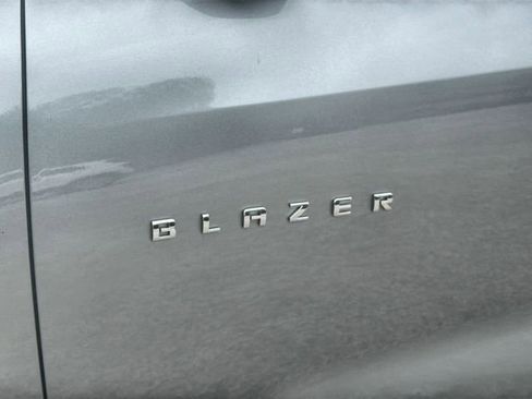 Used 2025 Chevrolet Blazer LT FWD image 31