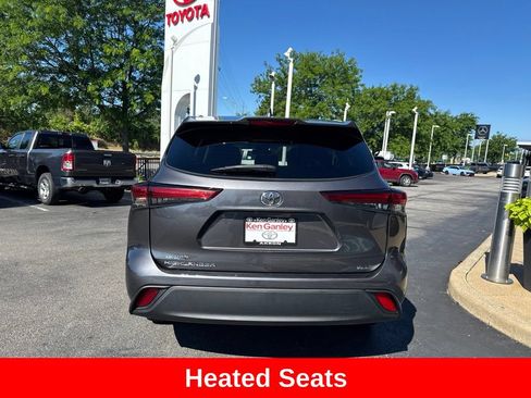 Used 2023 Toyota Highlander XLE FWD image 6