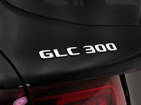 Certified 2022 Mercedes-Benz GLC 300 image 19
