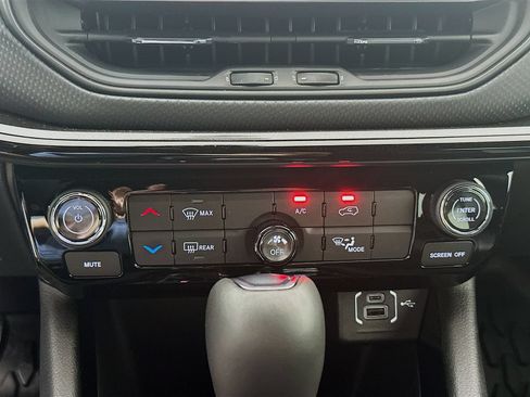 New 2026 Jeep Compass Latitude AWD/4WD image 15
