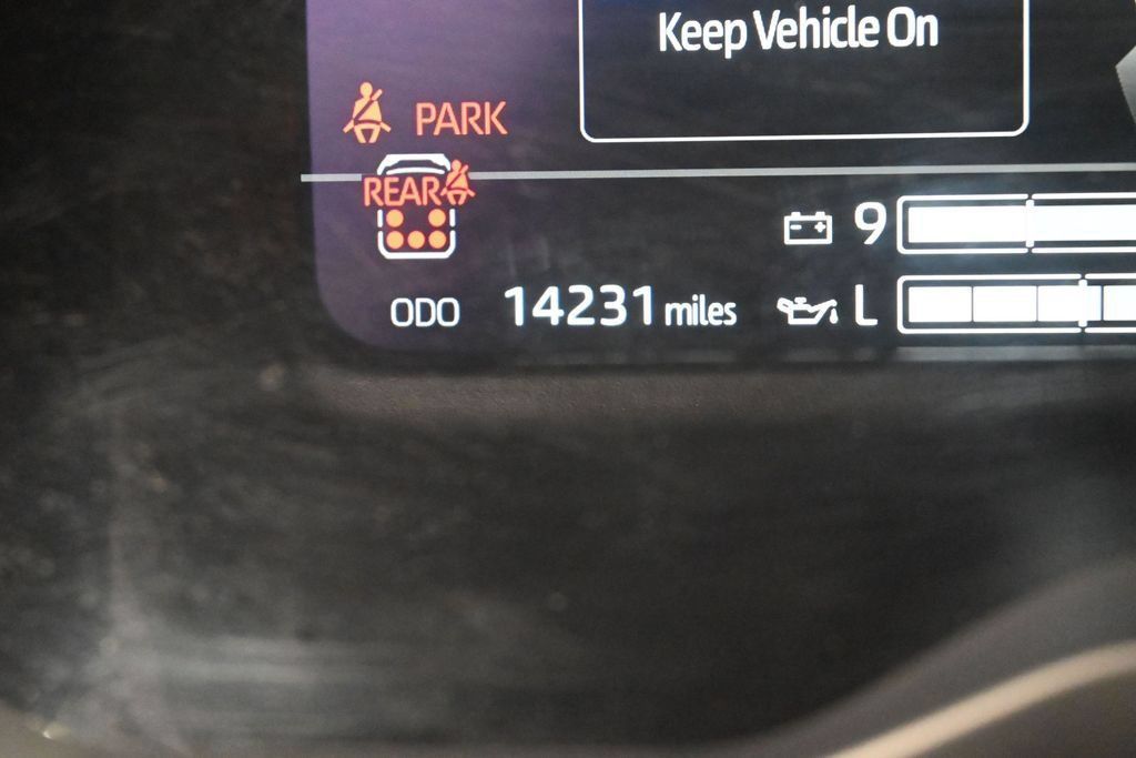 Used 2025 Toyota Sequoia Platinum AWD/4WD image 19