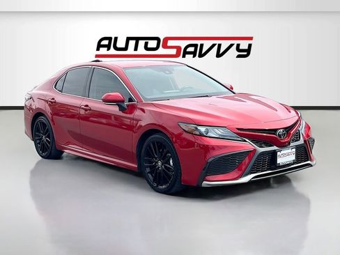 Used 2022 Toyota Camry XSE FWD image 1