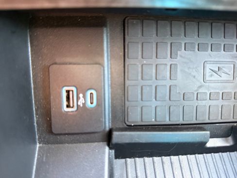 Used 2021 Ford Expedition Limited AWD/4WD image 31
