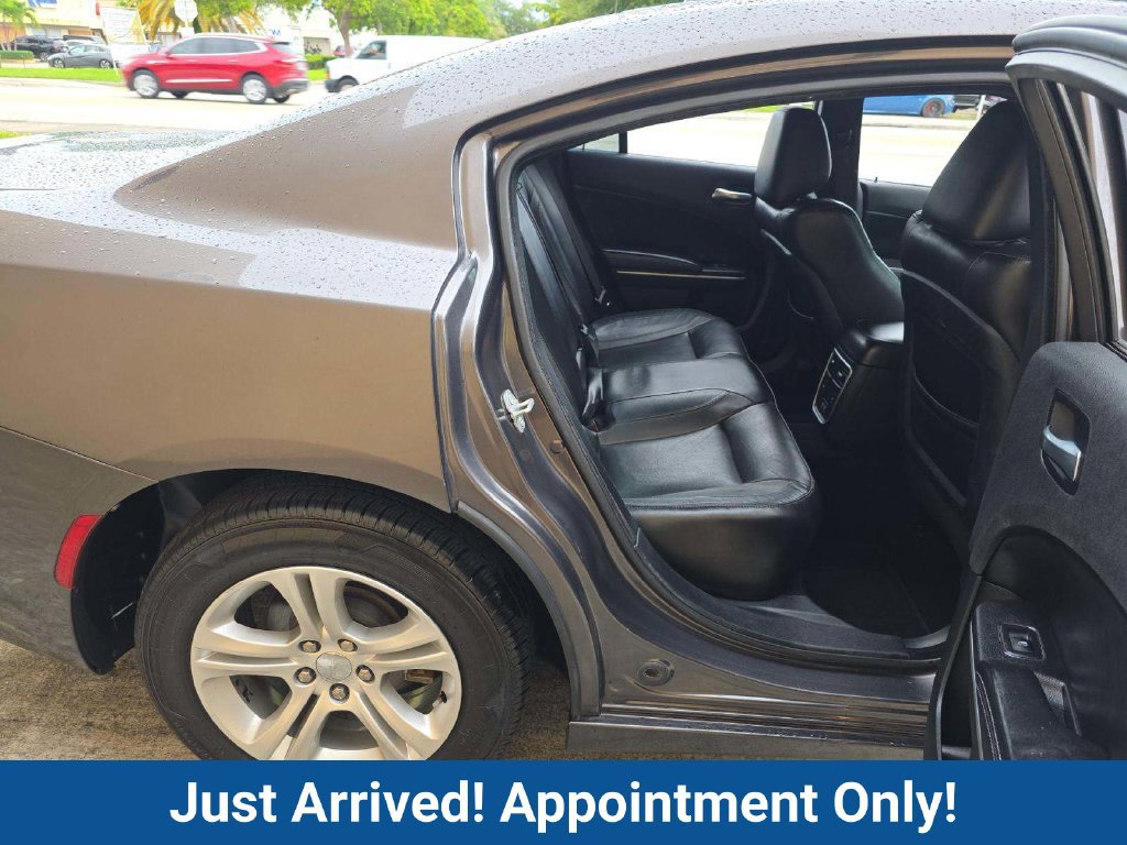 Used 2021 Dodge Charger SXT w/ Leather Interior Group RWD image 11