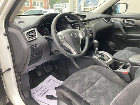 Used 2014 Nissan Rogue S FWD image 11