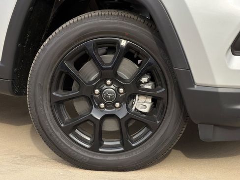 New 2026 Jeep Compass Latitude AWD/4WD image 8