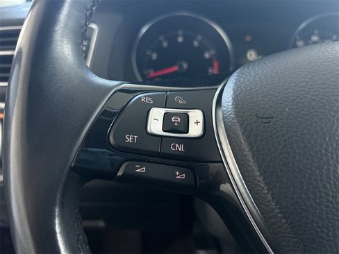 Used 2018 Volkswagen Passat 2.0T SE image 17