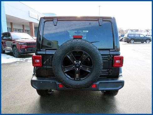 Used 2023 Jeep Wrangler Altitude image 7