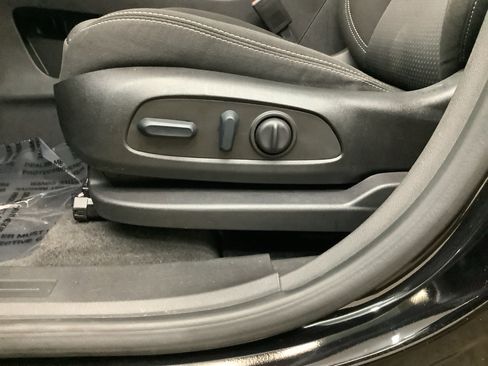 Used 2022 GMC Terrain SLE w/ Driver Convenience Package FWD image 13