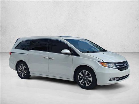 Used 2016 Honda Odyssey Touring Elite image 3