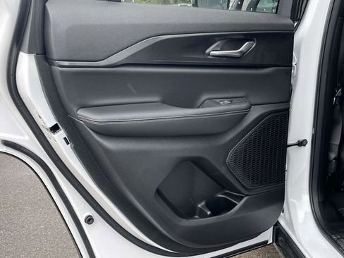 New 2025 Jeep Grand Cherokee Laredo w/ Luxury Tech Group I image 16