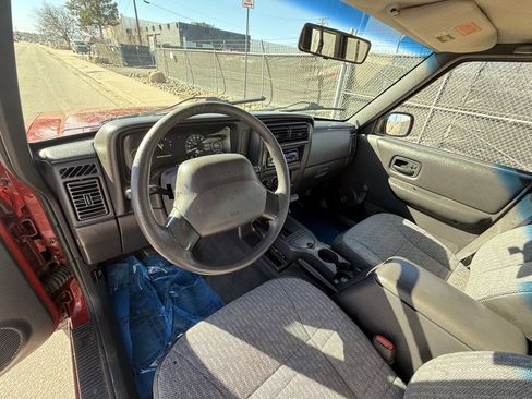 Used 1999 Jeep Cherokee SE image 12