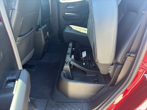 New 2026 Chevrolet Colorado LT w/ LT Convenience Package AWD/4WD image 15