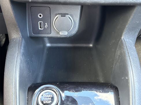 Used 2022 Nissan Kicks S image 23