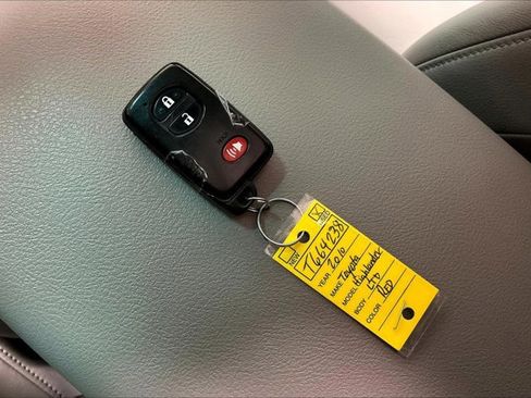 Used 2010 Toyota Highlander Limited image 11