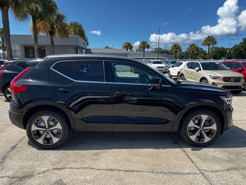 New 2025 Volvo XC40 B5 Core w/ Protection Package Premier image 8