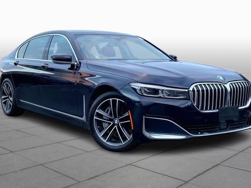 Used 2020 BMW 750i xDrive w/ Autobahn Package image 3